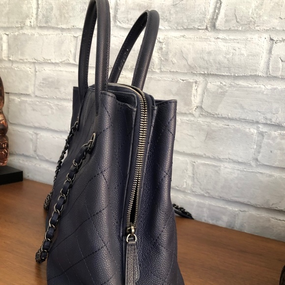 Chanel Blue Quilted Caviar Leather CC Tote Bag - Large - Picture 2 of 12